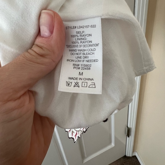 Gorgeous LUSH dress size Medium white with embroidery NWOT - Picture 7 of 7